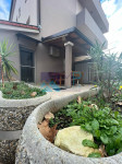 Medulin, prekrasan stan u prizemlju + parking + dio dvorišta