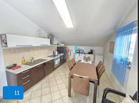 Medulin - prekrasan veliki 3 sobni stan sa 30 m2 krovne terase