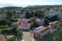 Medulin, Premantura - dvojne vile pune potencijala s direktnim pogledo