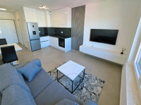 MEJAŠI GARSONJERA U NOVOGRADNJI SA GARAŽNIM MJESTOM NA DUŽI PERIOD