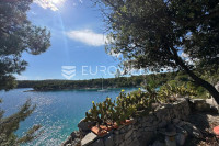 Milna, Brač, građevinsko zemljište prvi red uz more s postojećim objek