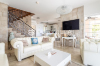 Mimice, jedinstvena vila s idiličnom okućnicom i bazenom