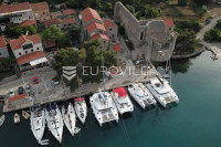 Mljet, Polače, restoran za najam