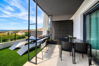Moderan apartman s pogledom na more