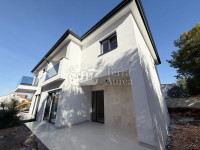 Moderna dvojna kuća 700 m od mora, Malinska, otok Krk