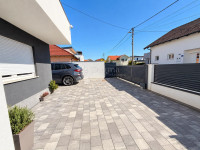 Moderna kuća - mogućnost 3 stana Retkovec