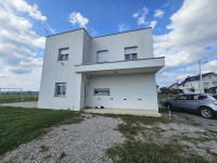Moderna obiteljska kuća s okućnicom od 1.400 m² – Jablanovec