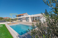 Moderna prizemnica s bazenom 150m2 - Bilice