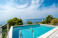 Moderna vila sa veličanstvenim  pogledom i bazenom, Brela