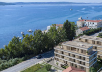 Moderne zgrade prvi red do mora u Kaštel Sućurcu