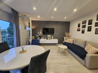 Moderno uređen apartman prvi red do mora