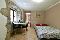 MOŠĆENIČKA DRAGA, dvoetažni stan s dva apartmana, 50 m od mora