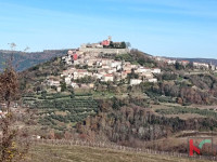 MOTOVUN, BRKAČ, URBANIZIRANO ZEMLJIŠTE SA POGLEDOM NA MOTOVUN 697M2 #P