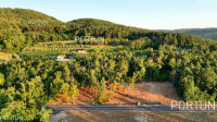 Tri građevinska zemljišta kod Motovuna – 5.879 m², dvije građevinske d