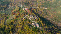 Motovun okolica,  autentični kameni kompleks na brežuljku