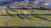Motovun, okolica, građevinsko zemljište za Vašu dom!