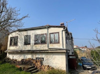 Motovun, samostojeća kuća za adaptaciju sa predivnim pogledom!