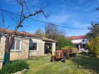 Muntić, Ližnjan: kuća + apartman, konoba i garaža