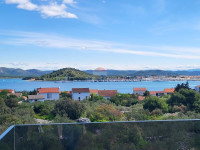 Murter, luksuzni penthouse s pogledom na more 124m2