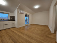 NAJAM, NOVOUREĐEN 3-SOBAN, DUGOSELSKA, PARKING, 750 €