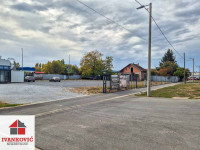 NAJAM OGRAĐENOG PROSTORA 1900m2, 2 ULAZA, STRUJA, VODA, KONTEJNERI