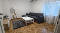 NAJAM – KUĆA, 5 SPAVAĆIH SOBA, VRT, GARAŽA – KUŠLANOVA – 1250 € + PDV