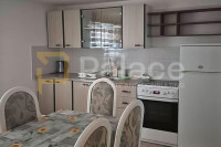 Najam! Stan s posebnim ulazom i parkingom za radnike na Drenovi, 80m2