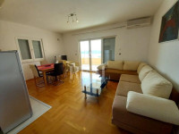 Namješten apartman 500 m od mora S+DB + terasa