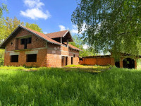 Nekretnina s potencijalom u Drnju kod Botova i jezera Šoderica