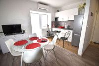 NIN- CENTAR, DUGOROČNO, JEDNOSOBAN