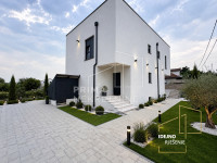 Nin - Grbe, samostojeća kuća s bazenom, 257,65 m2
