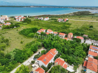 NIN - KUĆA SA 3 STAMBENE JEDINICE