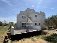 NIN - moderna duplex kuća s bazenom samo 60 m od mora!!!