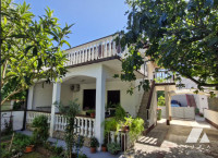 Ninske Vodice, kuća s dva stana