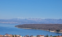 Njivice - prodaja luće sa okućnocom, parking, balkon !