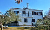 Njivice, samostojeća kuća na mirnoj lokaciji!