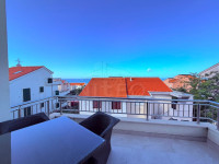 Novalja, 2-sobni apartman 60 m2 s velikom terasom