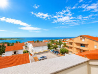 Novalja, 2-sobni apartman 61 m2, 2 terase, pogled
