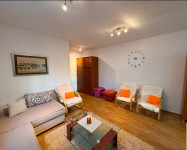 Novigrad (Istra) – apartman s velikim dvorištem i parkingom