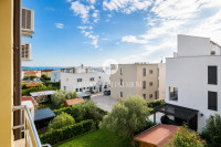 Novigrad, dvosoban stan s galerijom i loggiom
