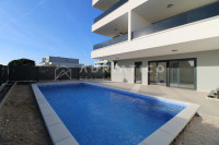 Novigrad, Istra - stan sa tri spavaće sobe i privatnim bazenom