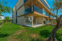 Novigrad, novi stan 93 m2 u prizemlju sa vlastitim dvorištem 132 m2!