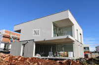 Novigrad, okolica-Moderan stan na 300 m od mora sa krovnom terasom