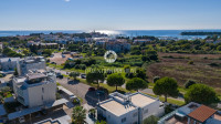 Novigrad, stan 120m2 s krovnom terasom 500m od mora