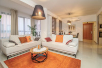 NOVIGRAD, STAN ODMAH DO MORA - 90M2