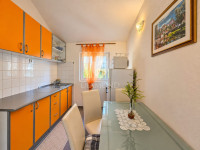Novigrad, studio blizu centra s velikom terasom!