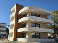 NOVOGRADNJA!! Apartman u prizemlju sa vrtom - Vir