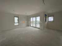 NOVOGRADNJA, Monvidal, Pula, Stan 95m2 1. kat, terase, vrt, parking