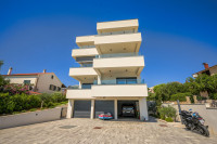 Novogradnja penthouse sa dvije spavaće sobe i panoramskim pogledom na