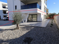 Vodice, novogradnja, trosobni stan sa vrtom, 299000 €